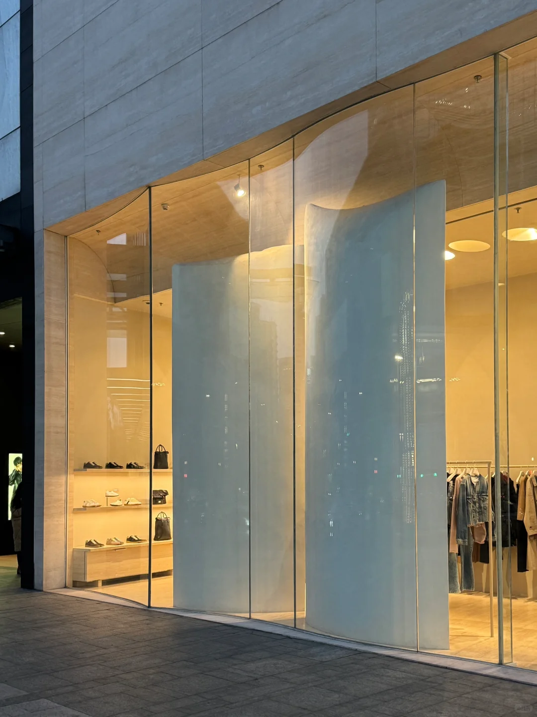 芮欧的Maison Margiela立面真是耐看