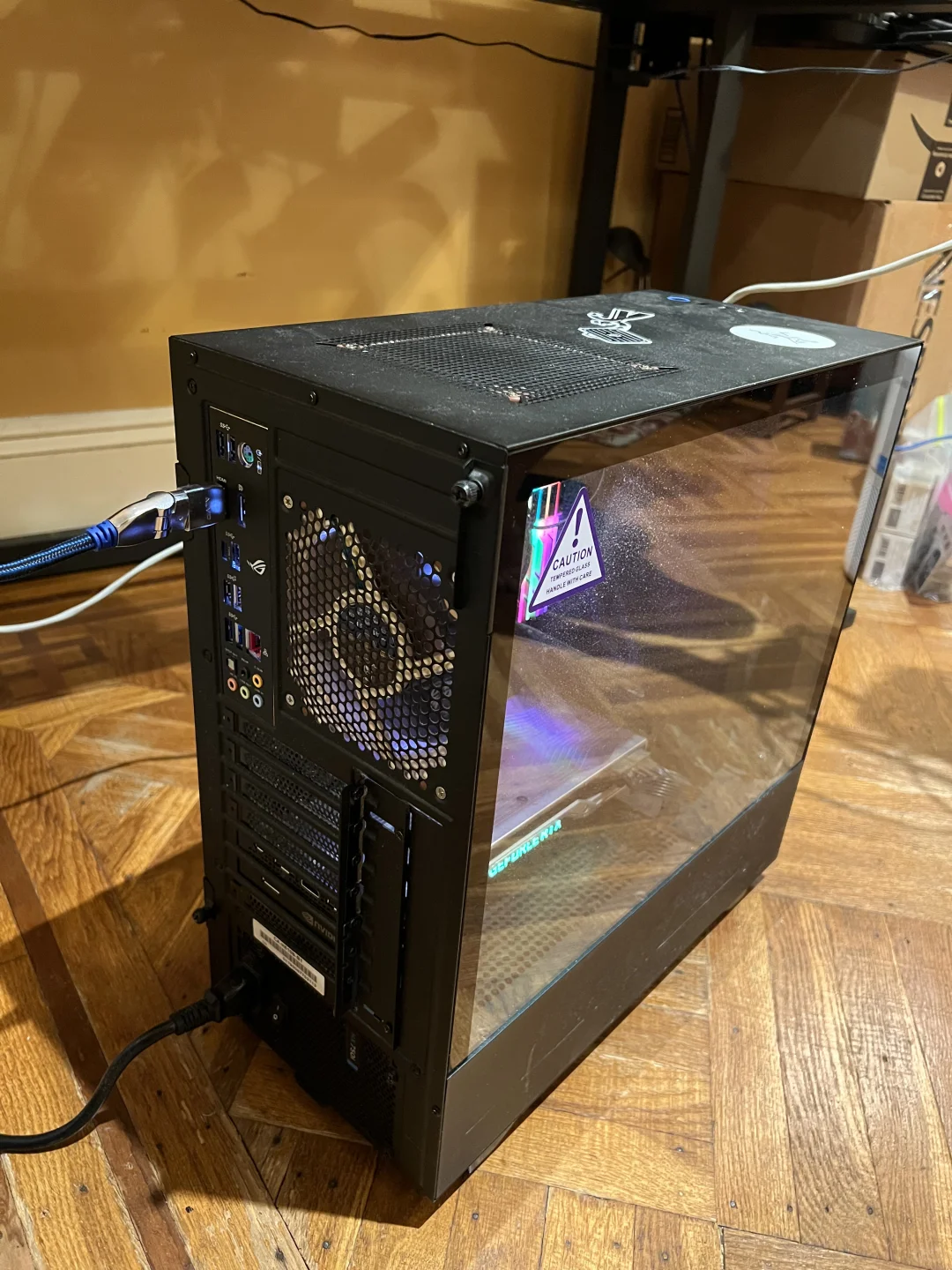 出一台电脑主机，价值$2496，现$1000出