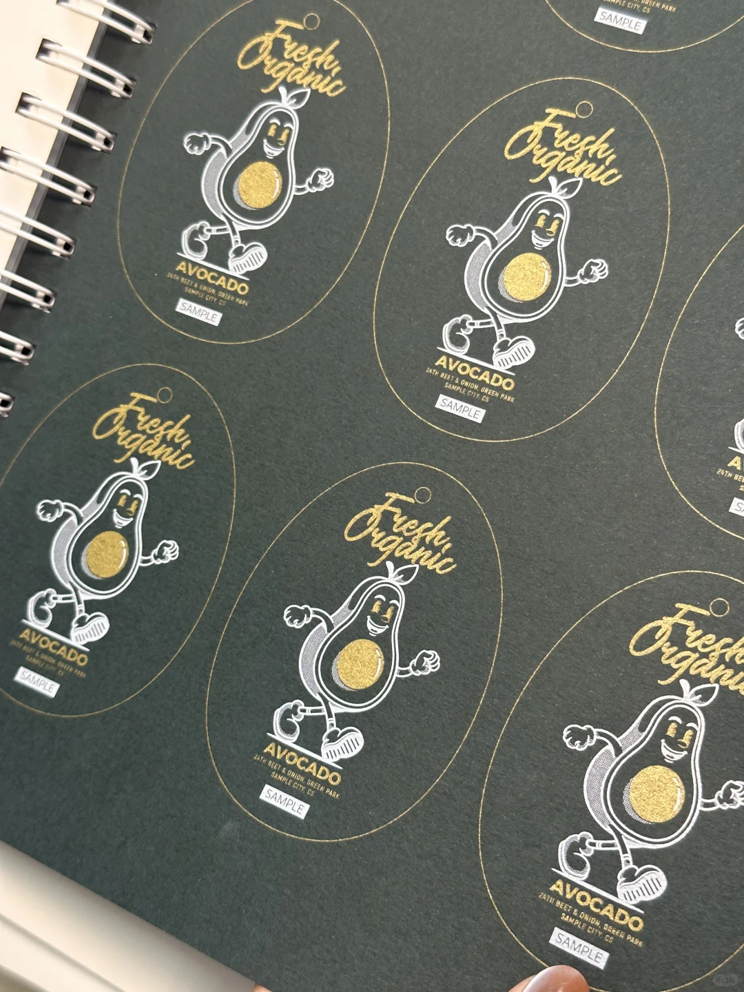 艺术家的平面设计｜数码专色运用