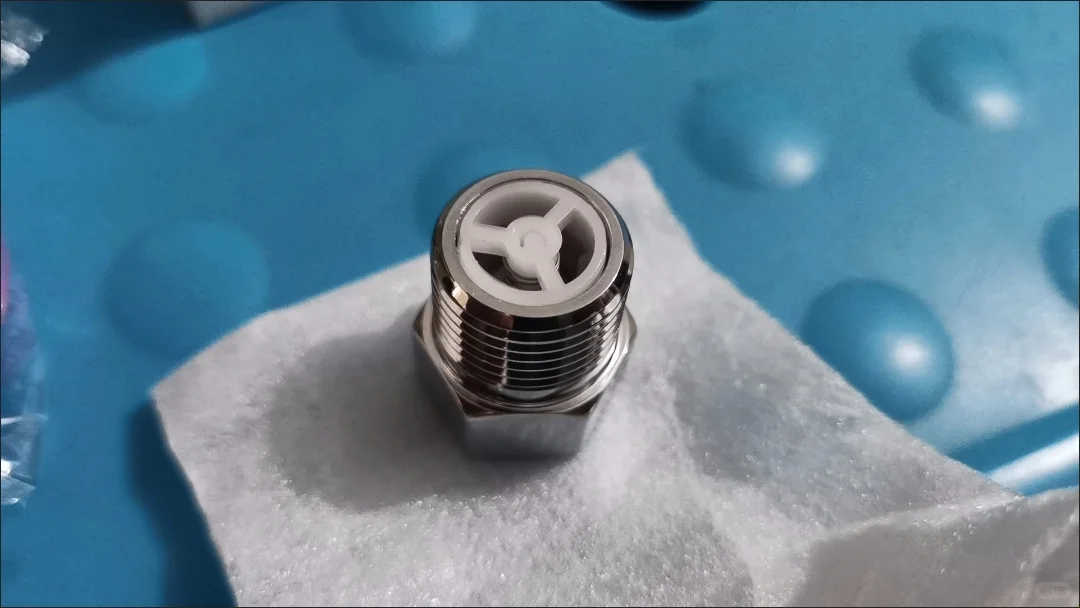 开冷水，热水器工作