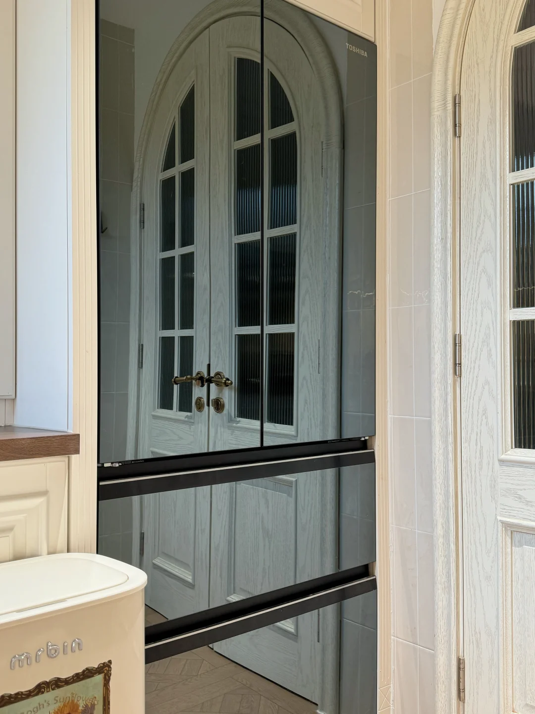 我妈说：“厨房不大，被你装的挺好看” ?