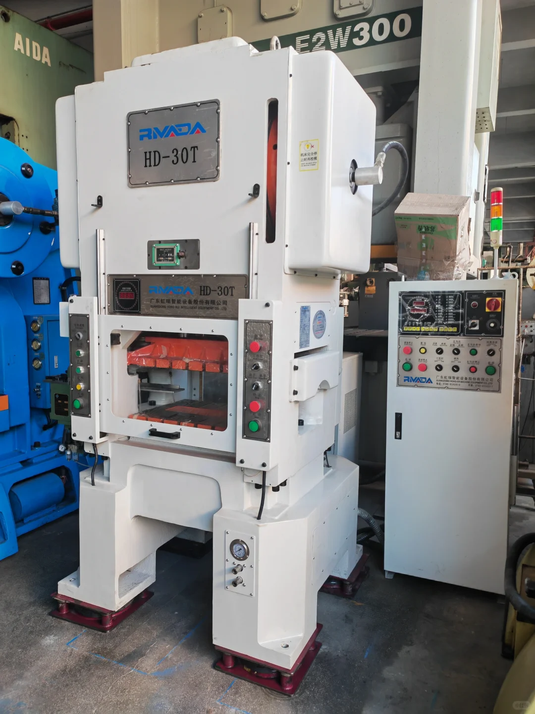 大量高速冲床现货