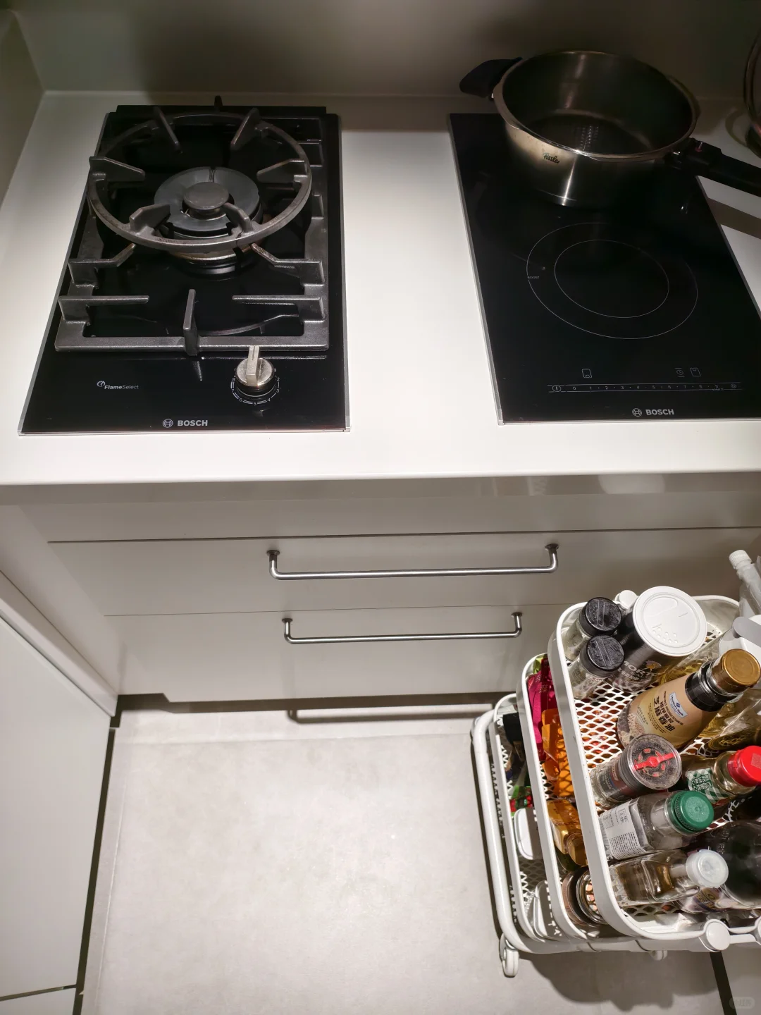 宜家推车调味料收纳，转角柜的完美方案