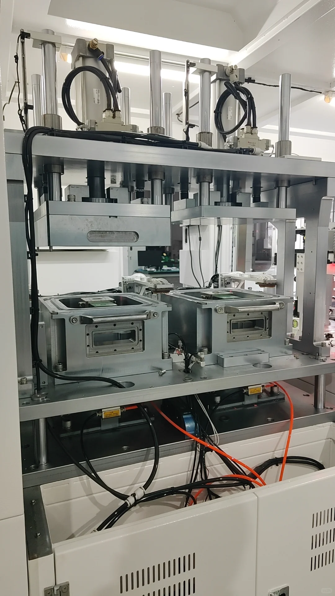 精密仪器隔振秘诀就是他——薄膜式气浮减振器