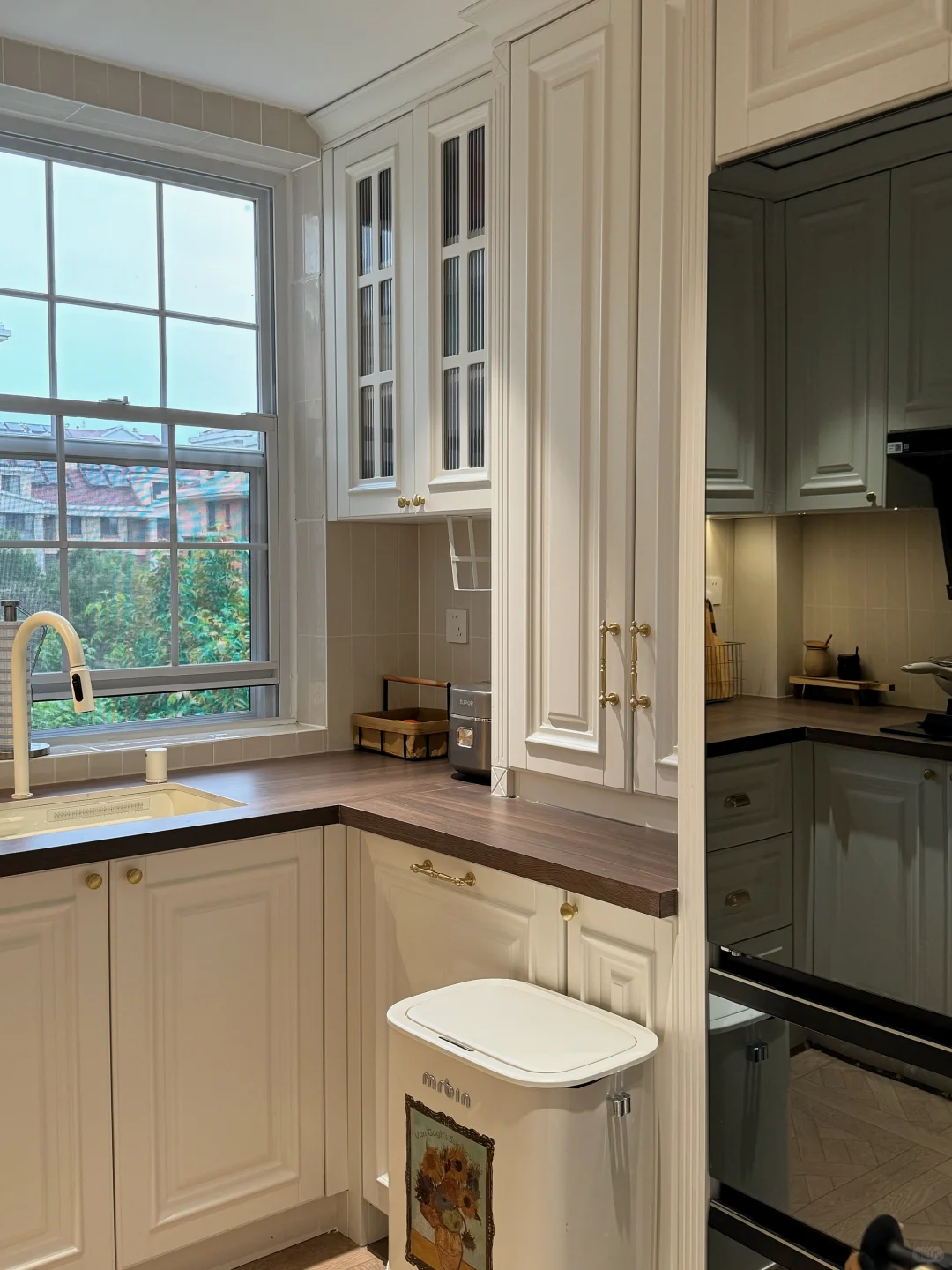 我妈说：“厨房不大，被你装的挺好看” ?