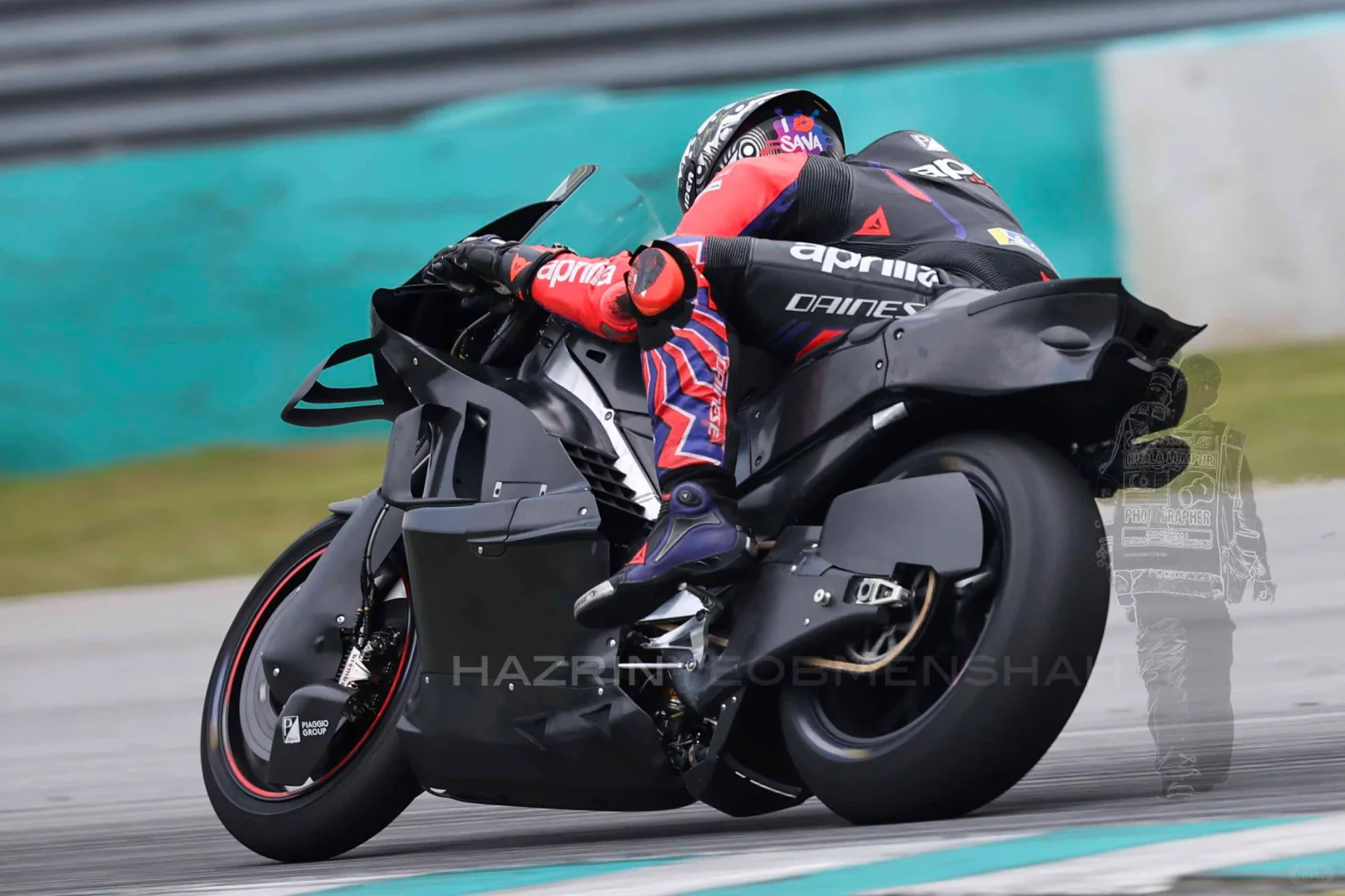 看来意大利的车厂还是拿出了更新的空力套件