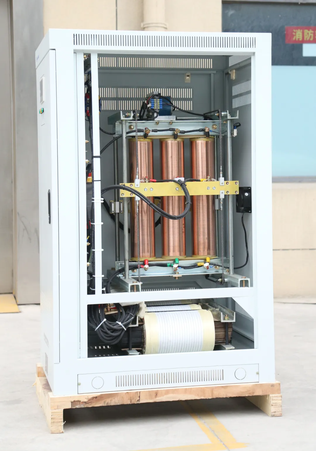 三相大功率稳压器的作用是什么