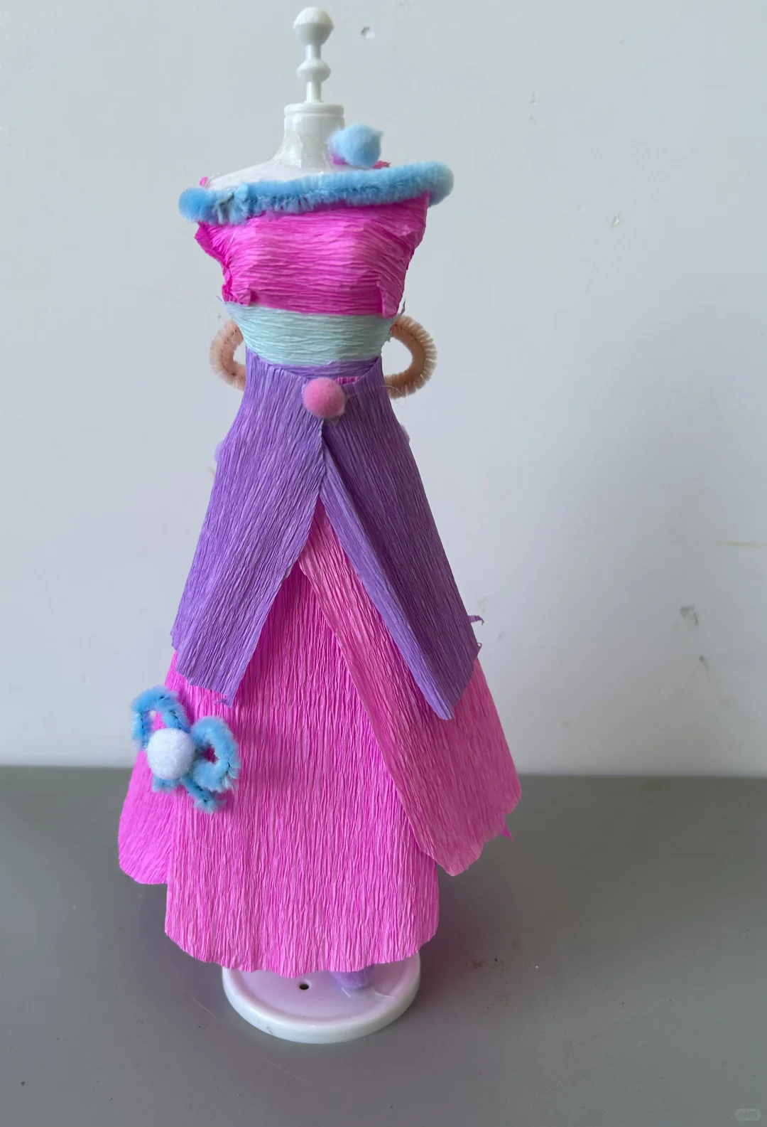 皱纹纸服装设计