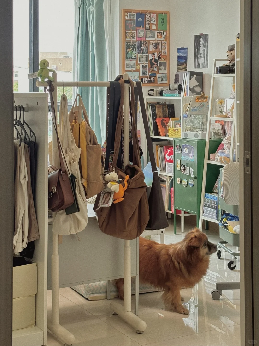 我用开放式衣柜打造了一个伪半包围卧室?