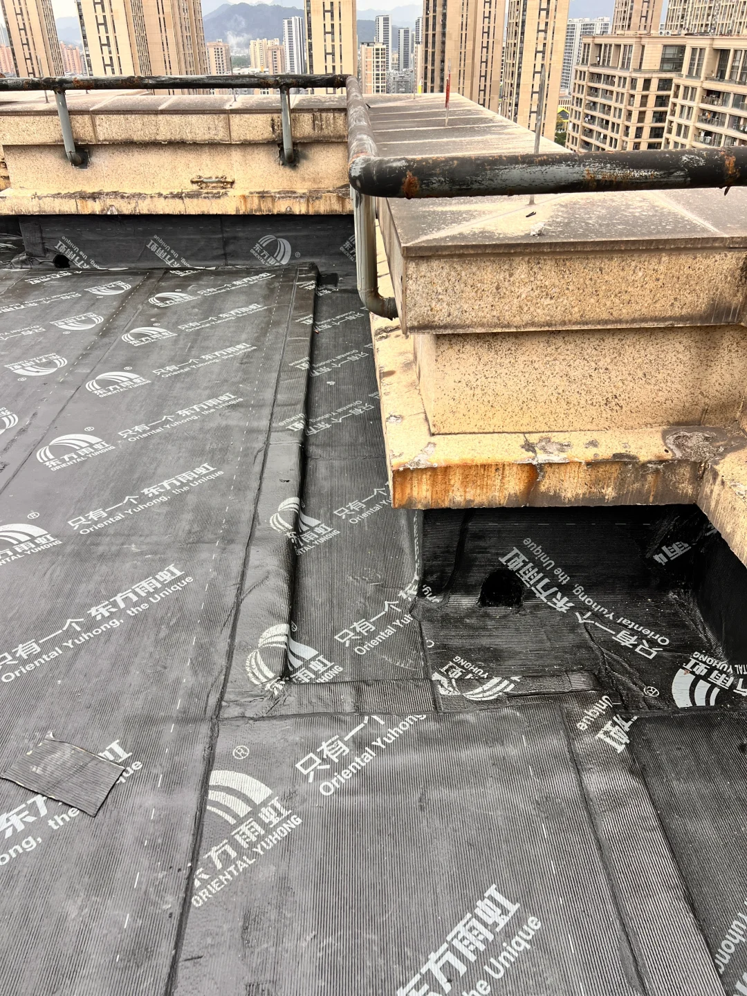 屋顶防水严谨老爹来了之后让我多花了 2w ?