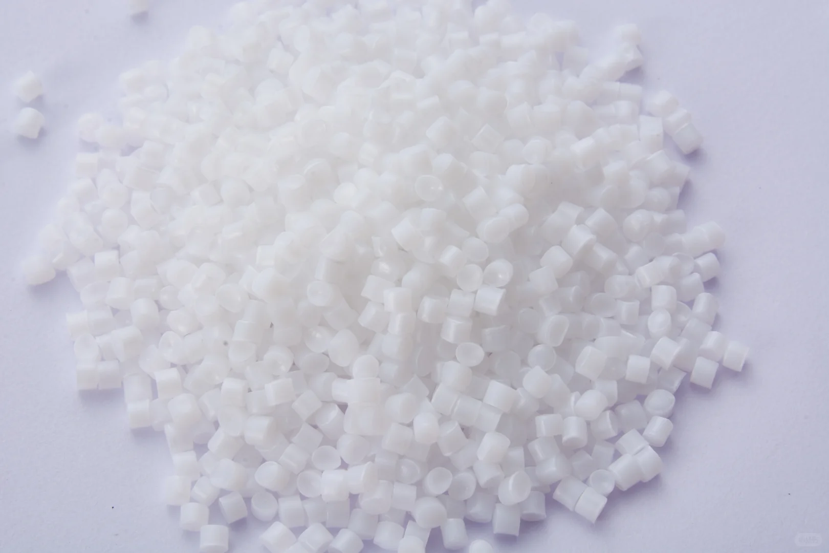 卖高分子材料、改性塑料粒子的小女孩???