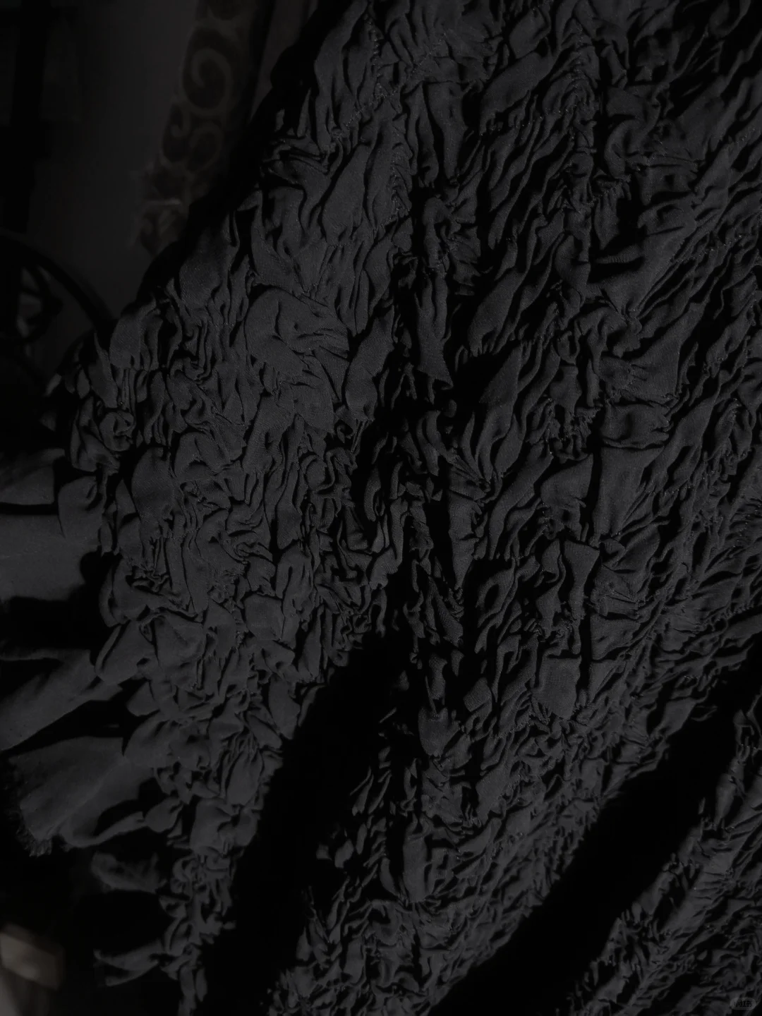 8元小众设计肌理感面料｜暗黑乱褶
