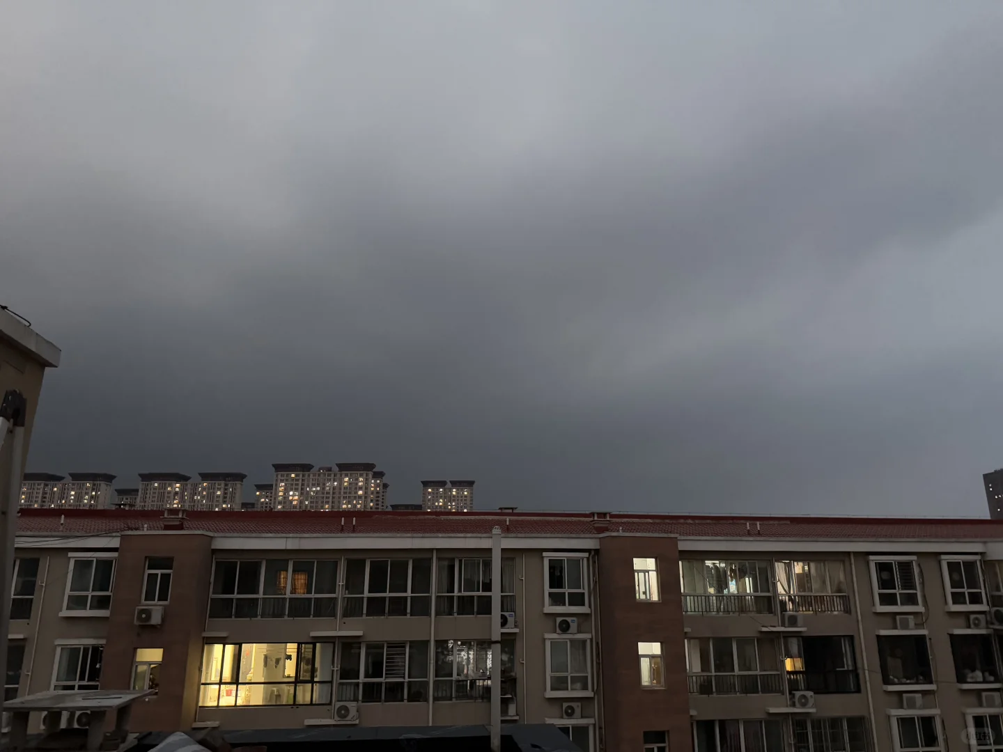 防水卷材刚做完大雨就来了