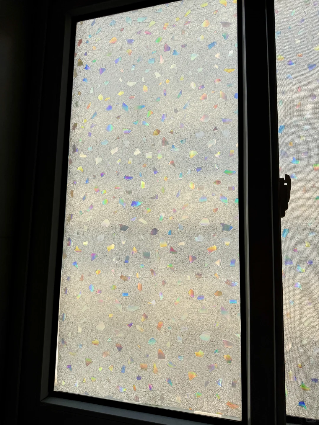 贴了彩色玻璃膜 真的美爆了 像七彩宝石