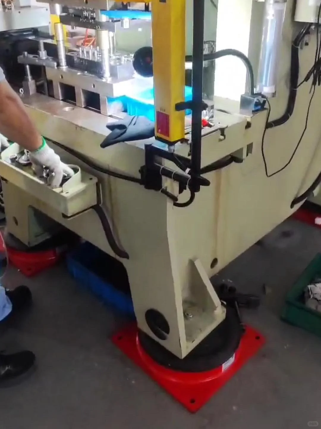 冲床减振方案 | 冲床安装空气减振器！