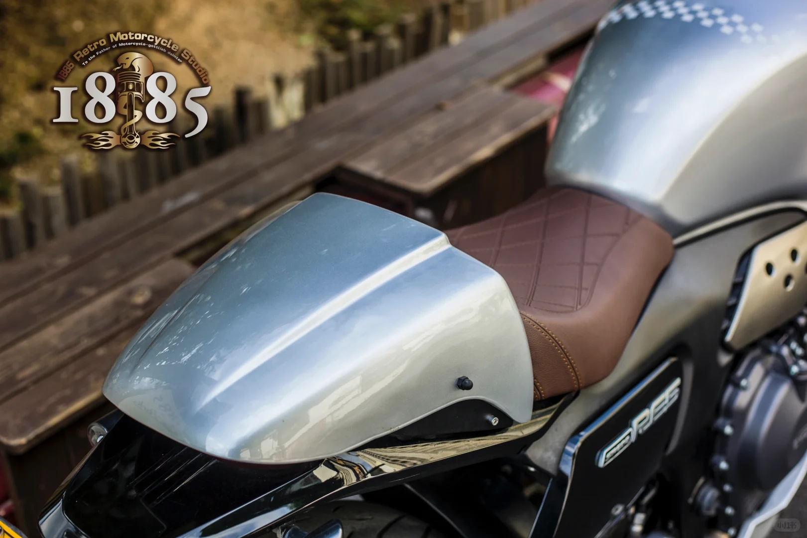 赛科龙Re560改Cafe Race套件