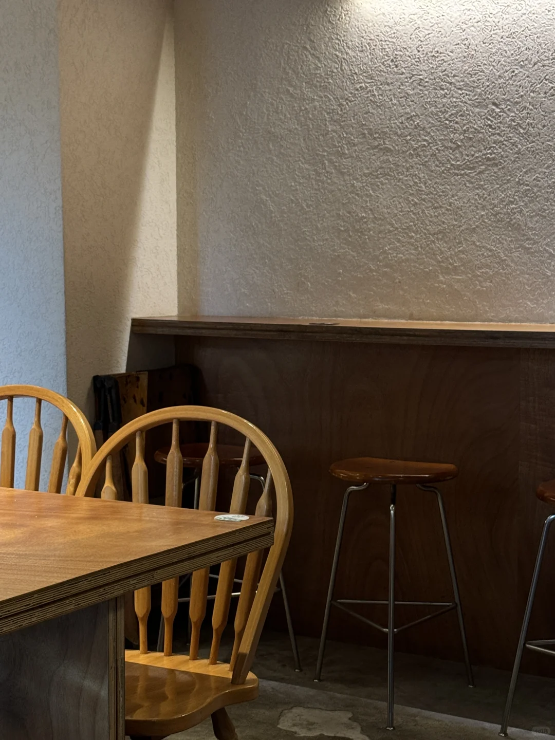 上海｜这家咖啡店的玻璃门太有设计感