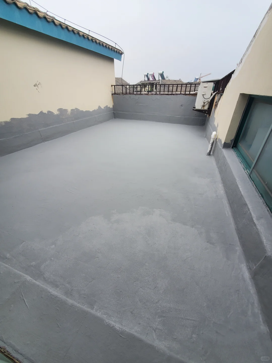 5.两个露台的防水完工