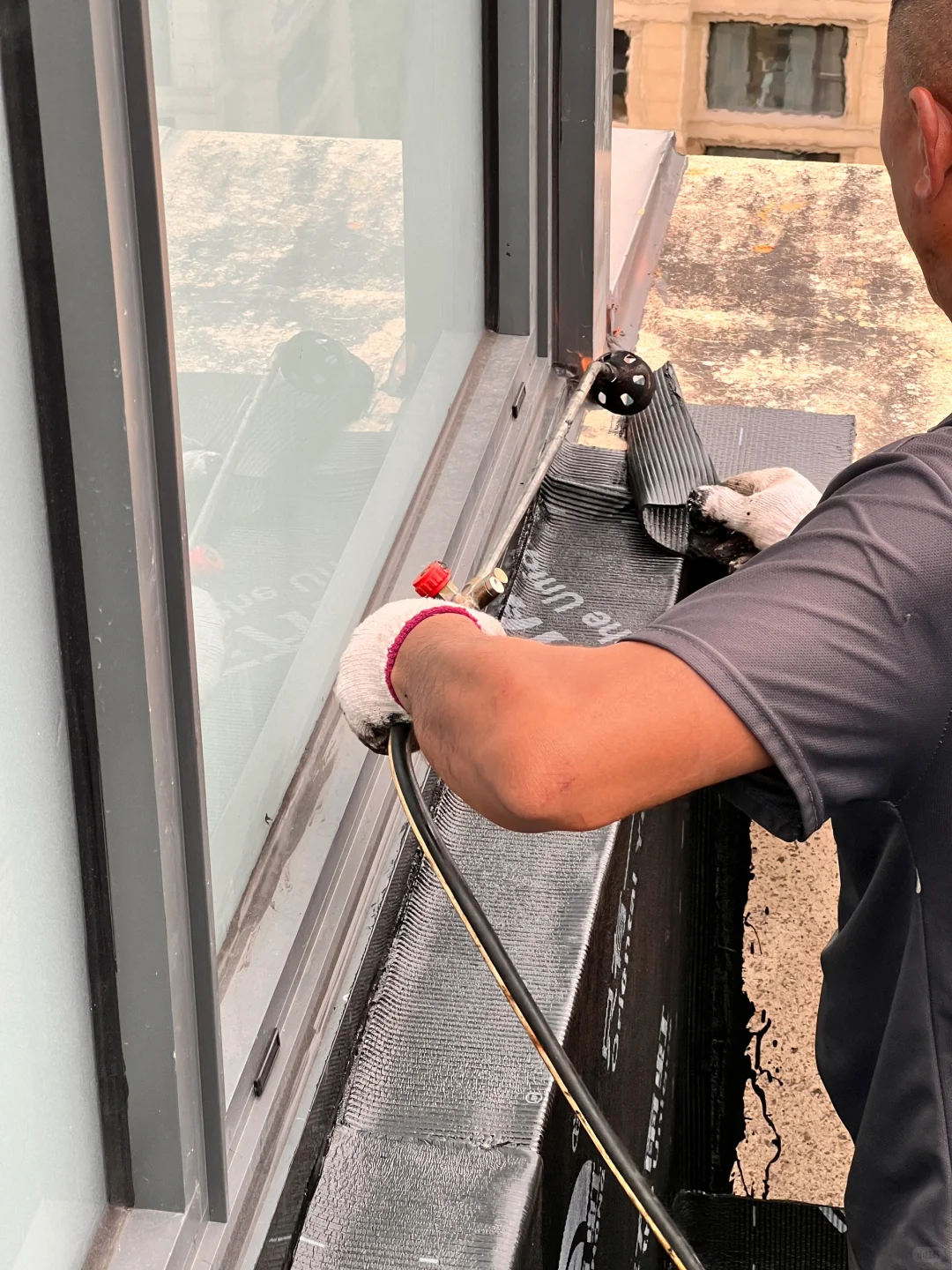 屋顶防水严谨老爹来了之后让我多花了 2w ?