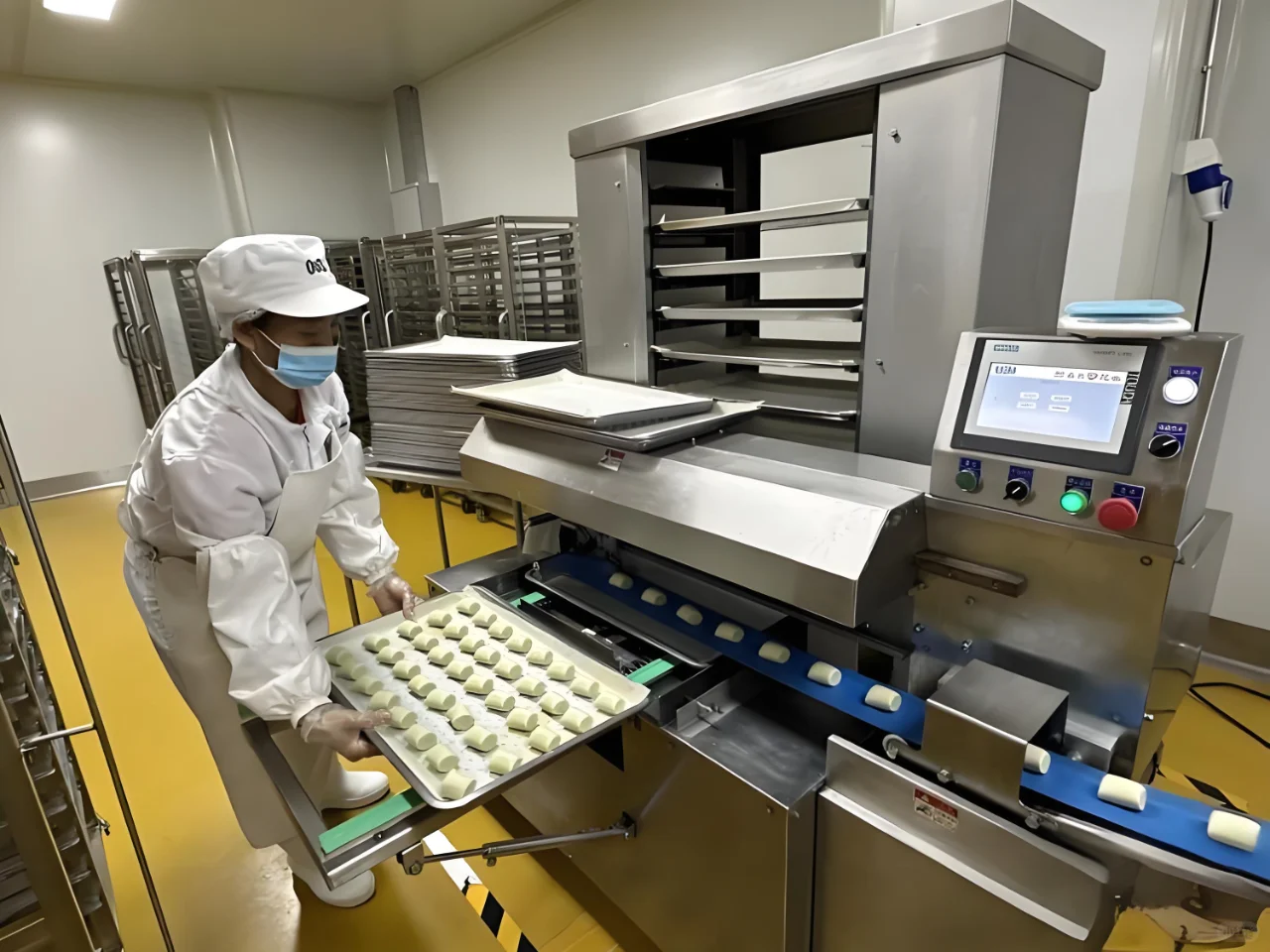 揭秘中央厨房：设备与技术如何协同工作