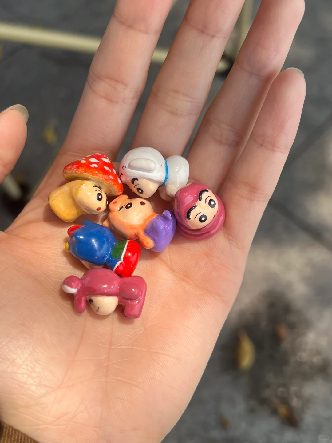 捏一把超迷你的小新