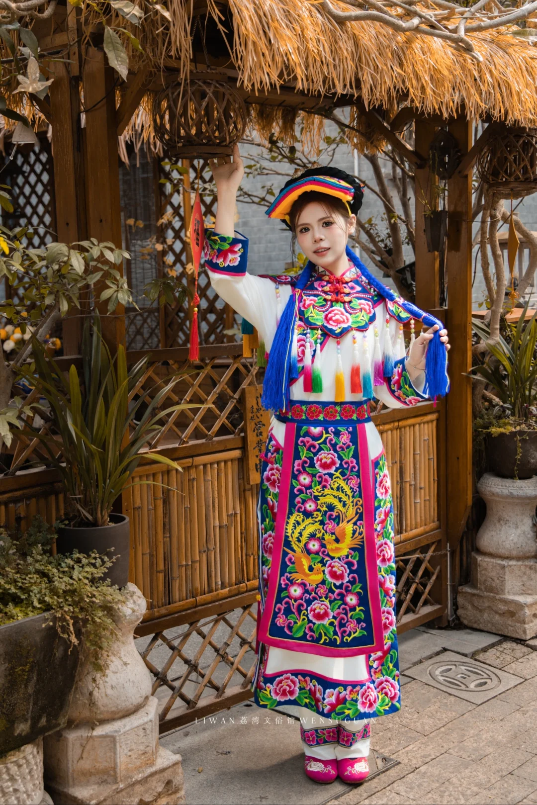 羌族|云朵上的霓裳 指尖的图腾