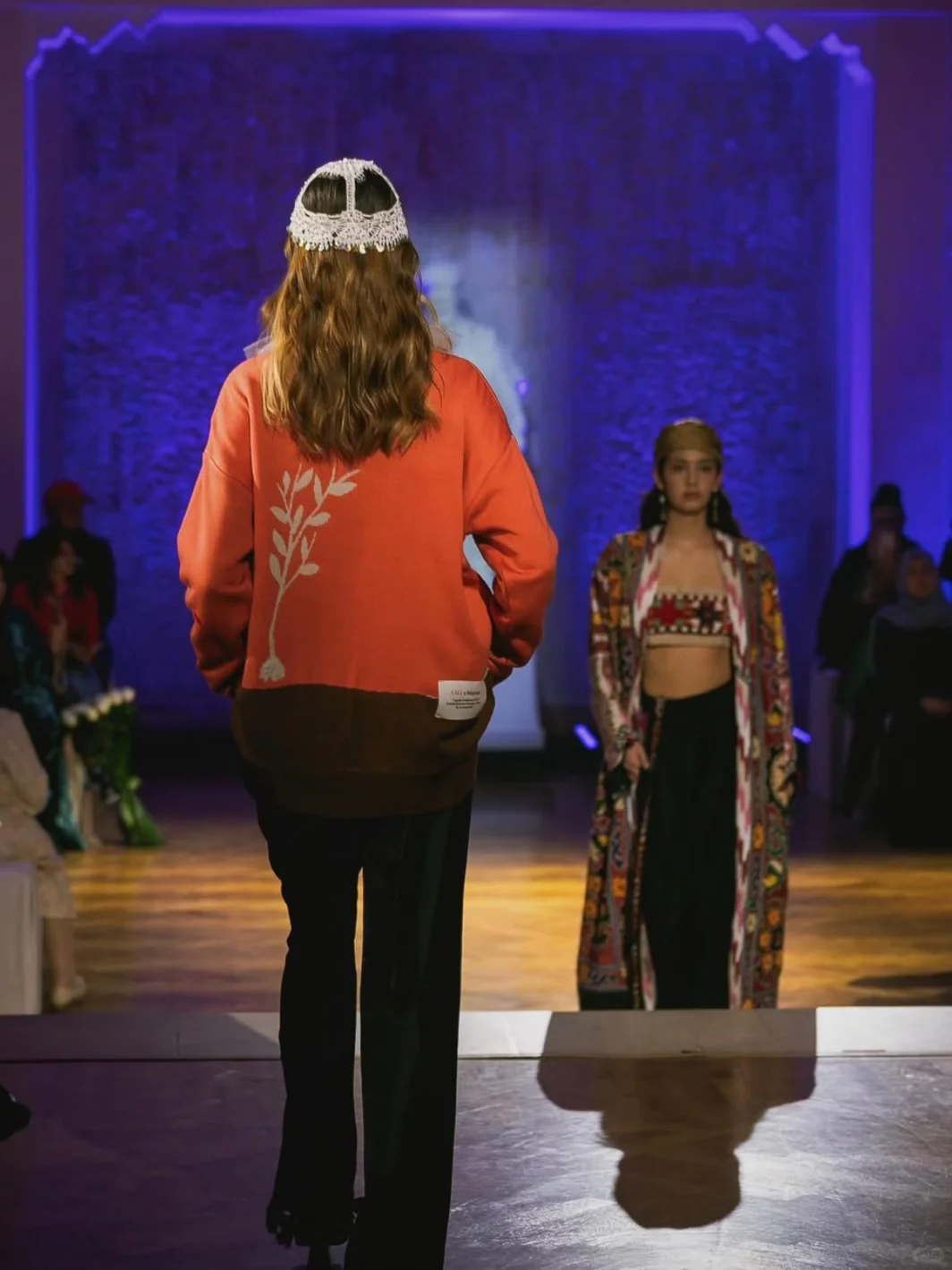 艾德莱斯风尚：传统与潮流的共舞