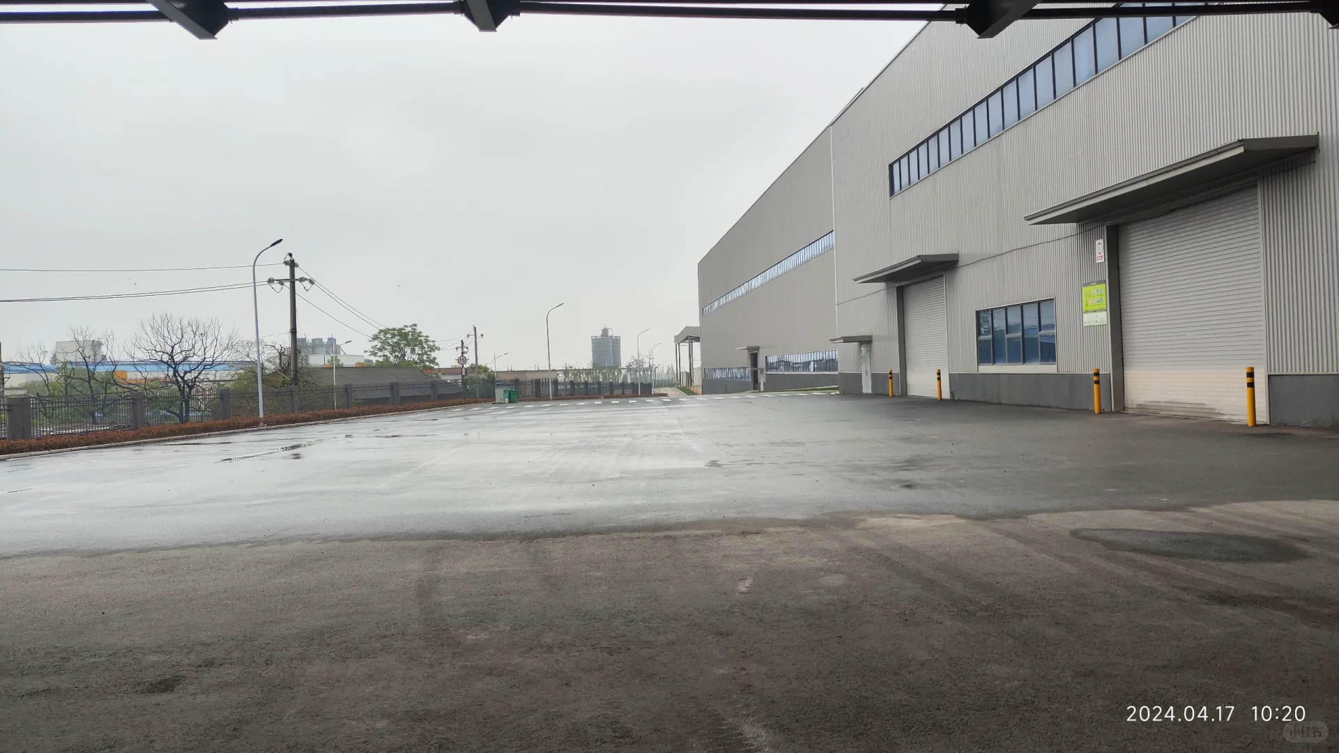 自拌混凝土路面和商品混凝土路面哪个耐磨?