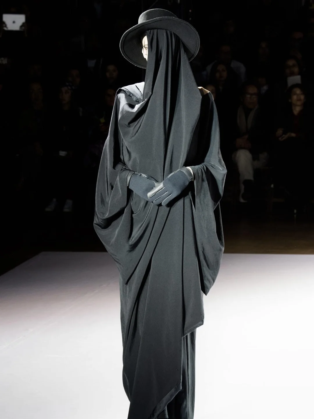 Yohji Yamamoto 古希腊残骸