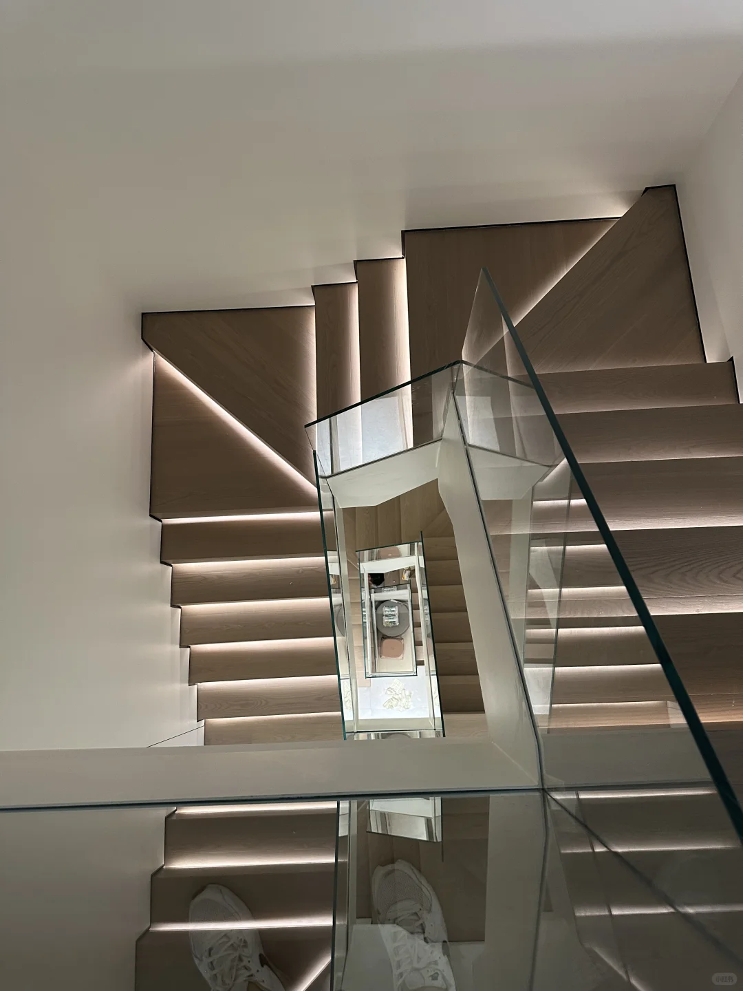 楼梯玻璃扶手订做