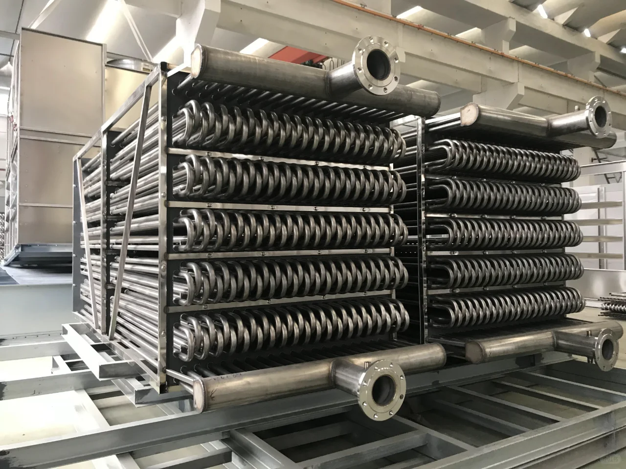 闭式冷却塔“三大件”