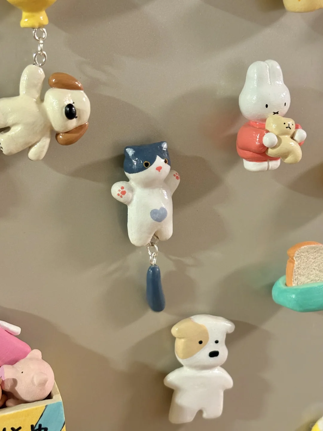 石塑粘土冰箱贴?捏了一只胖乎乎小猫咪✨