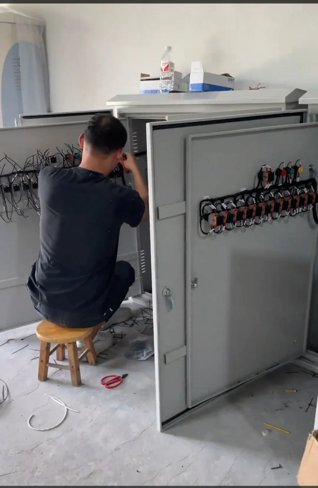 90后入行装配调试2年月月都是万元户