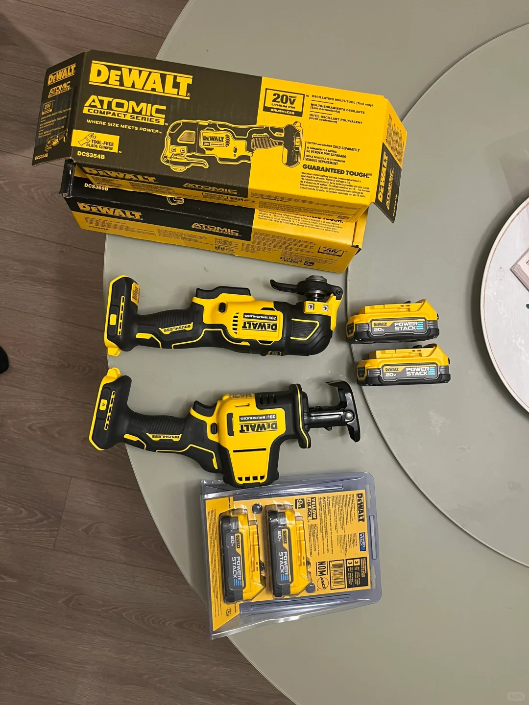 HomeDepot 买电池送工具，货源充足，不用抢