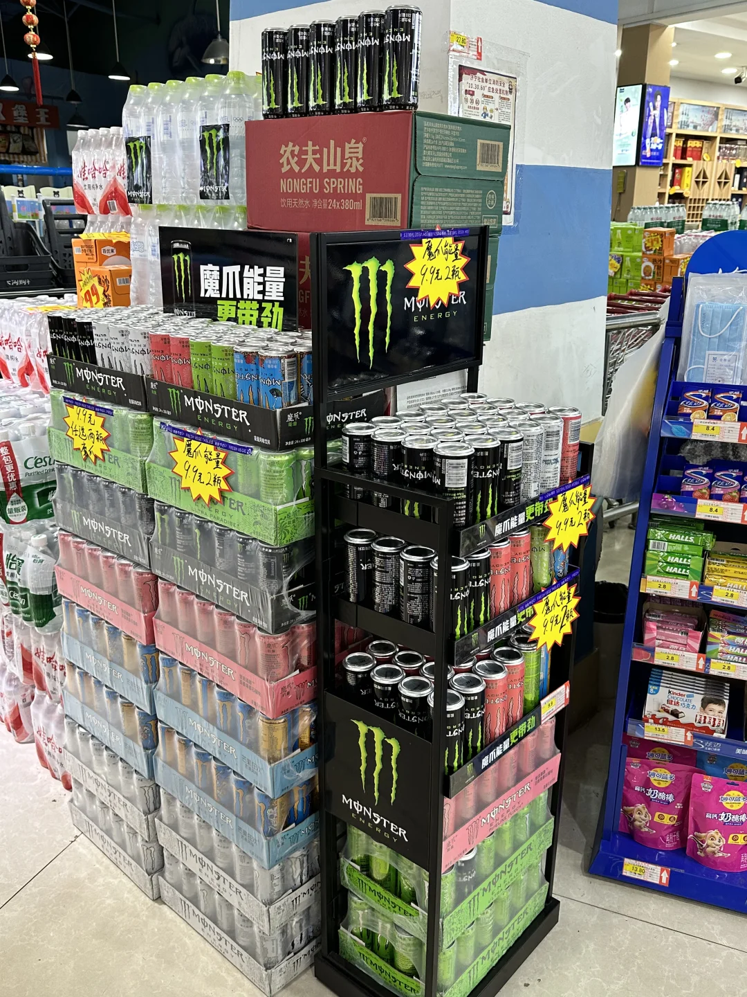 看到就买一箱的能量饮料！