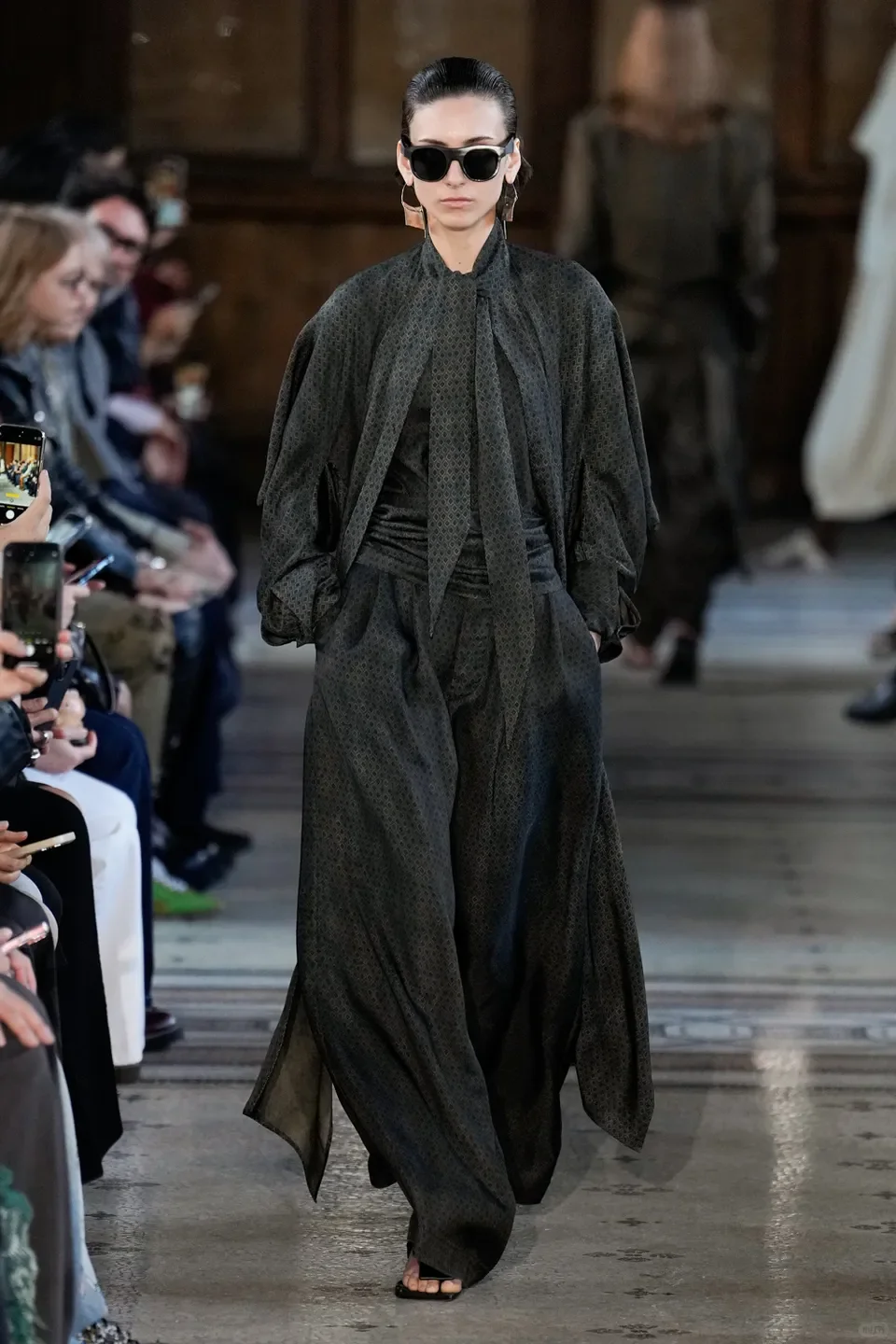 UMA WANG 2026 SS 东方禅意与西方剪裁