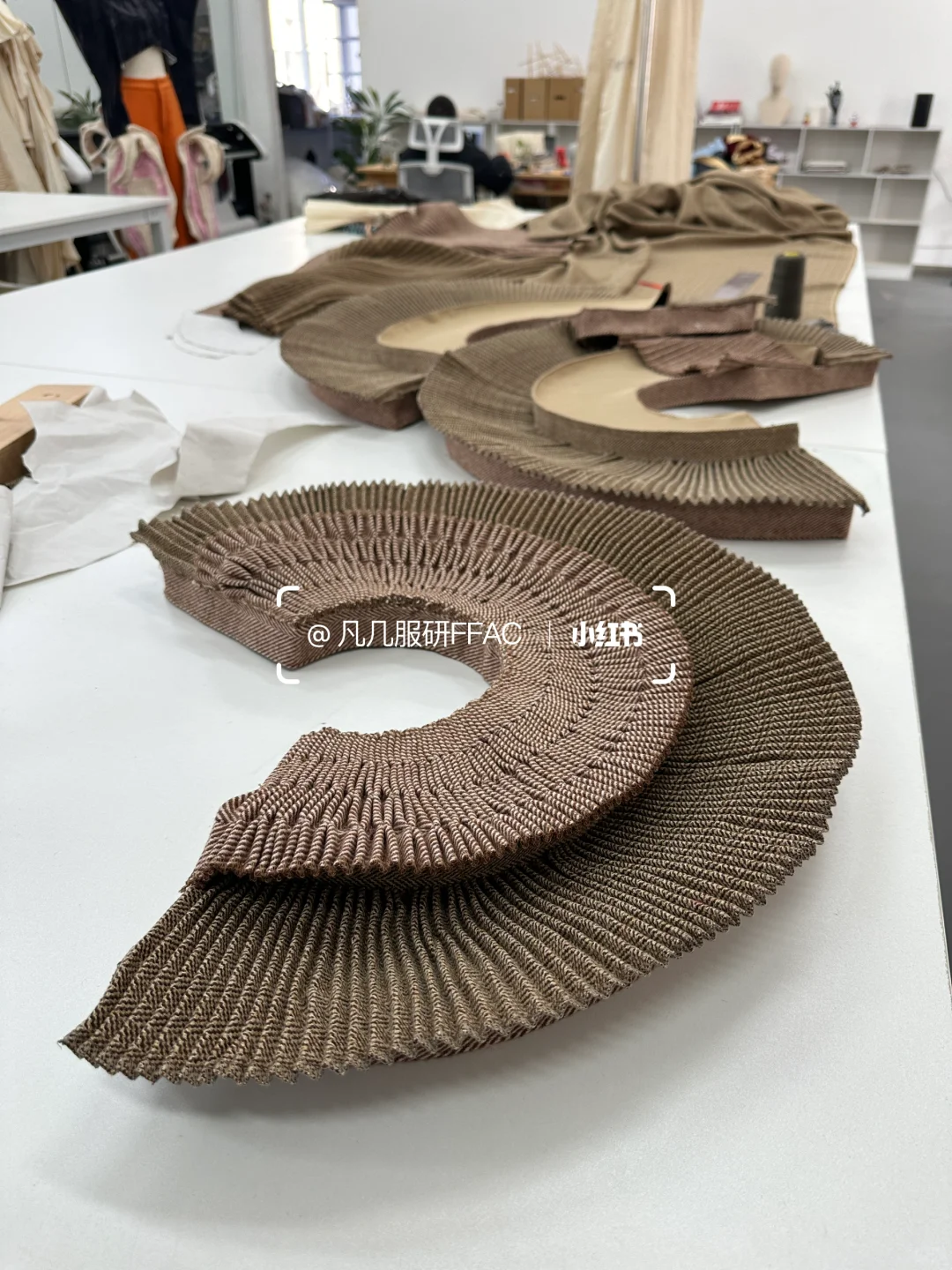 毕设LOOK——OMG！爱上压褶了