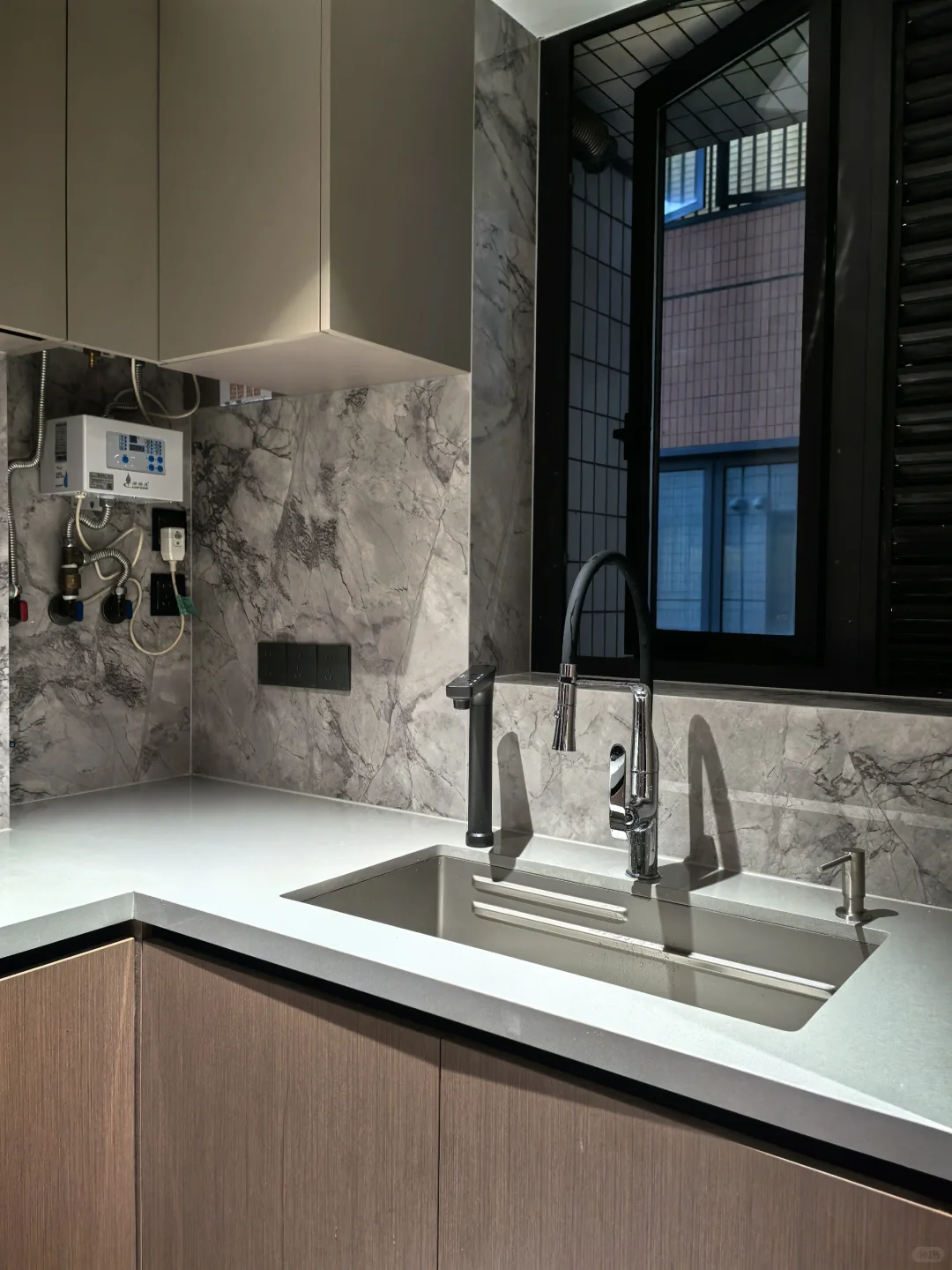 我真的厨房！我的护墙板！