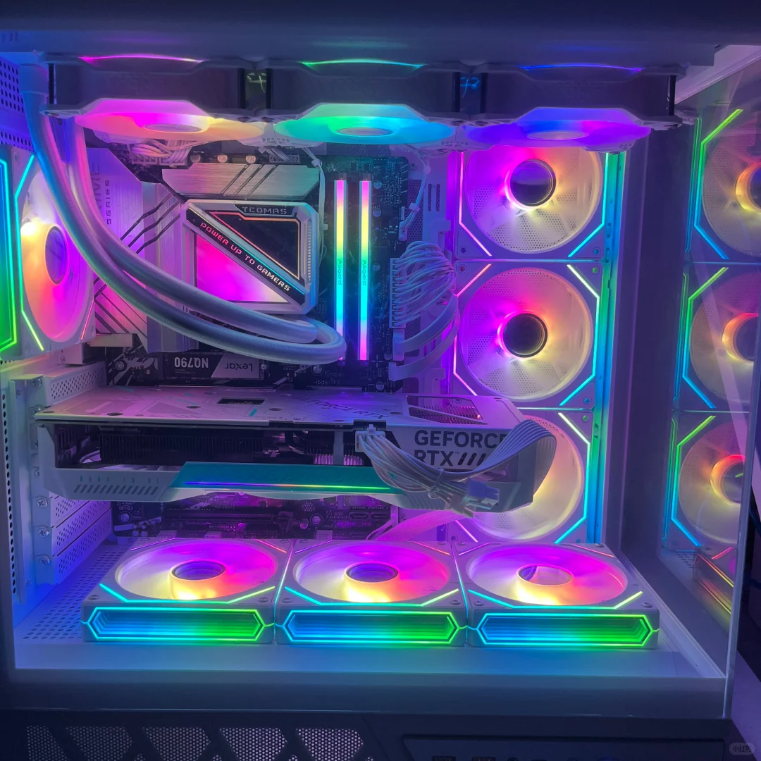 女生个人闲置台式电脑出售！