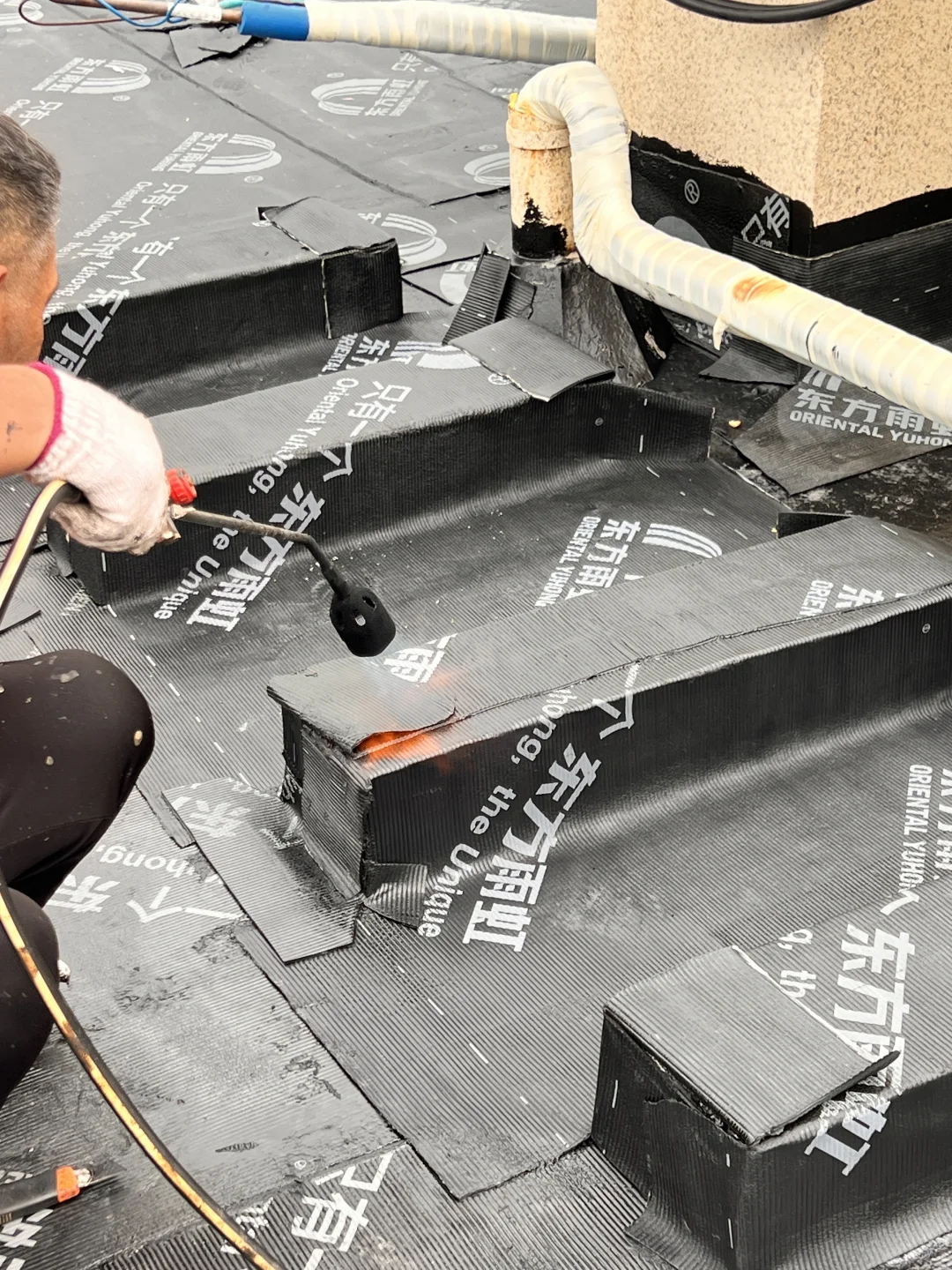 屋顶防水严谨老爹来了之后让我多花了 2w ?