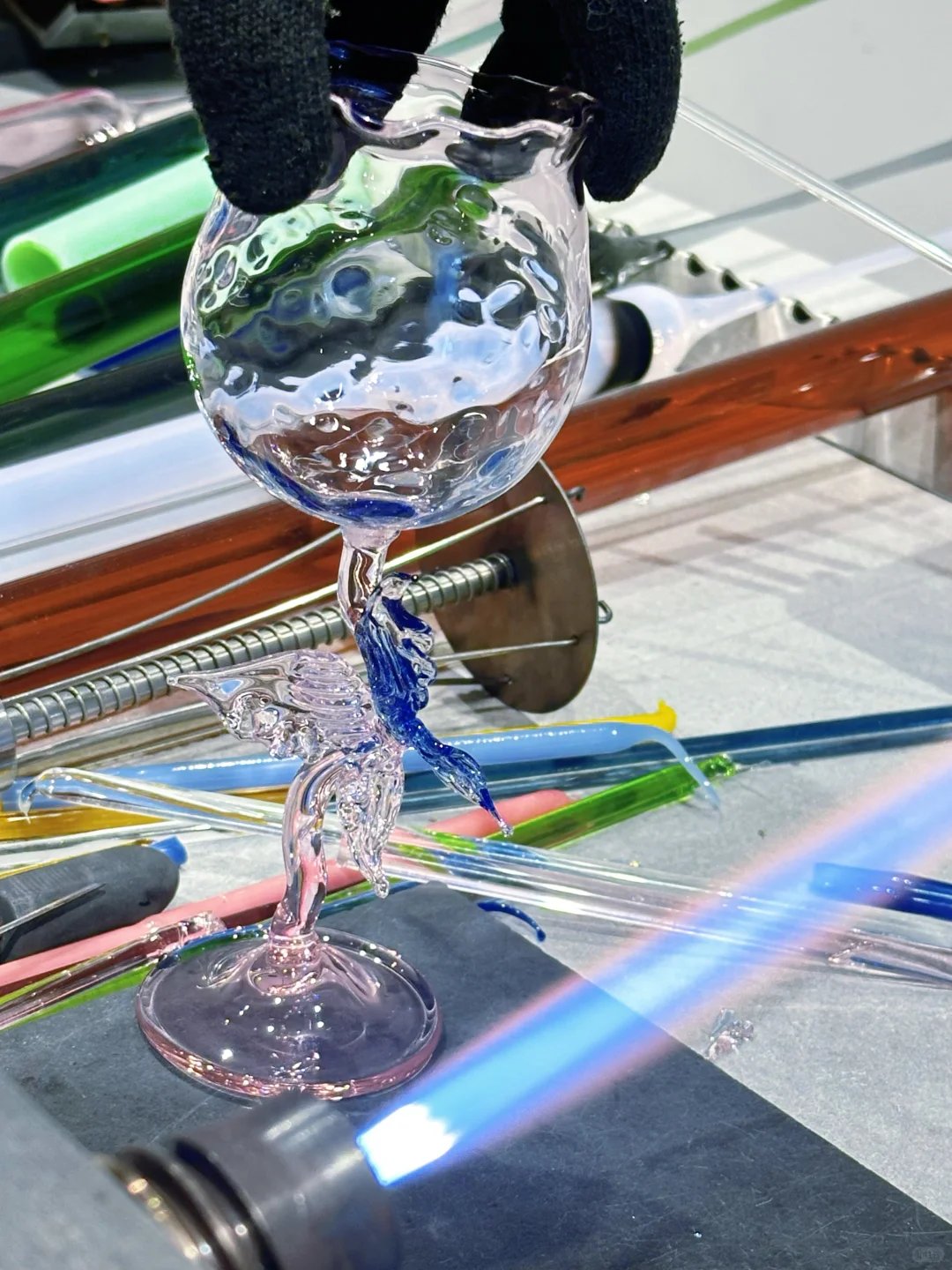 景德镇烧玻璃，做出了人生酒杯～?