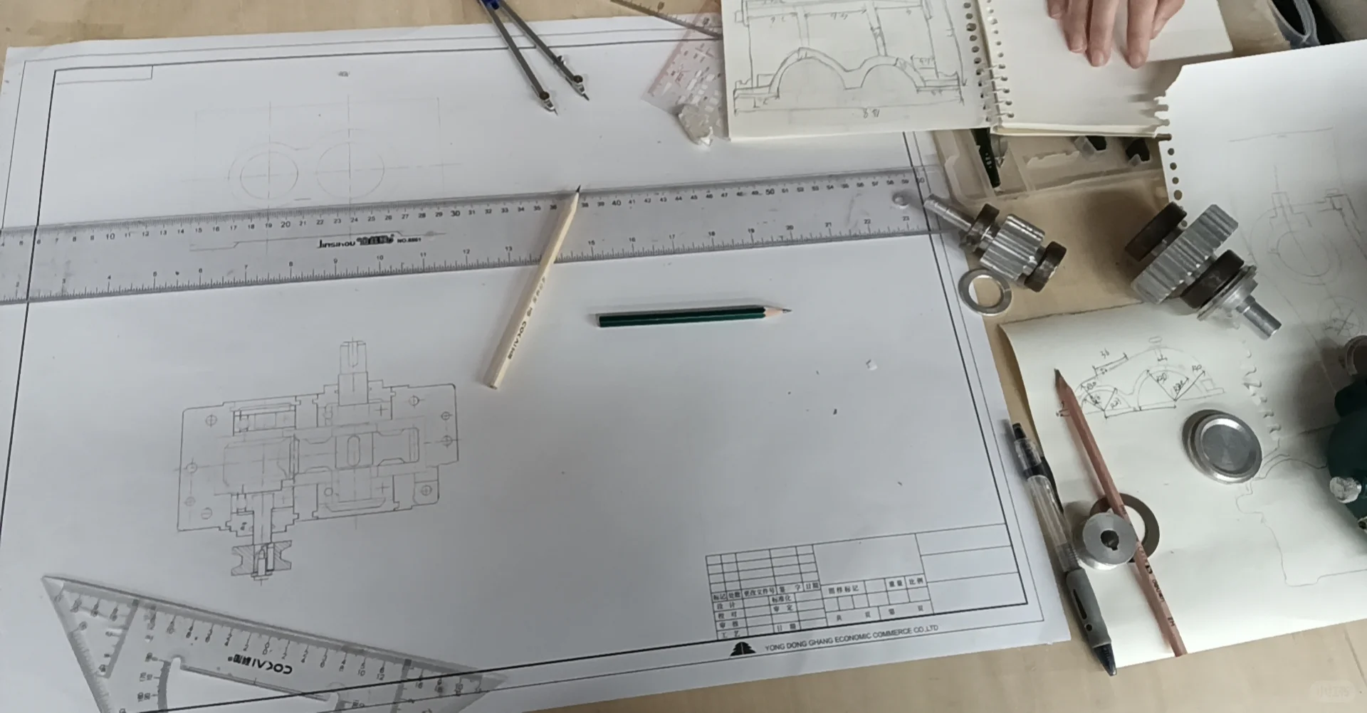 ?机械女生制图课的“血泪史”