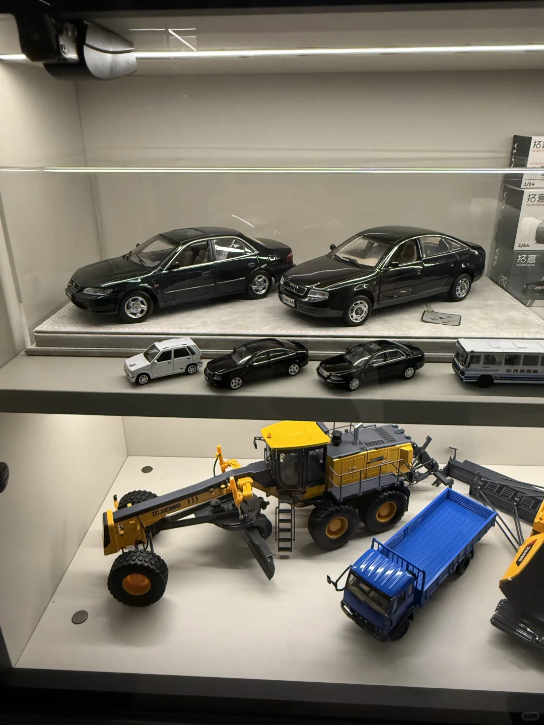 10年收藏 100辆汽车模型我的车库比4S店豪华