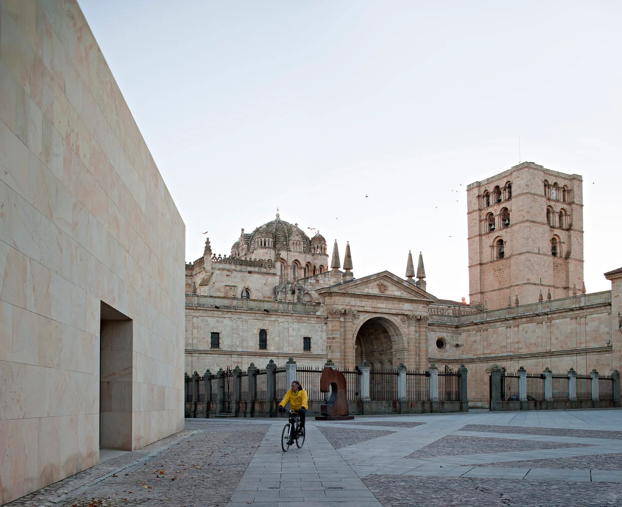 建筑 | 轻巧的玻璃盒子