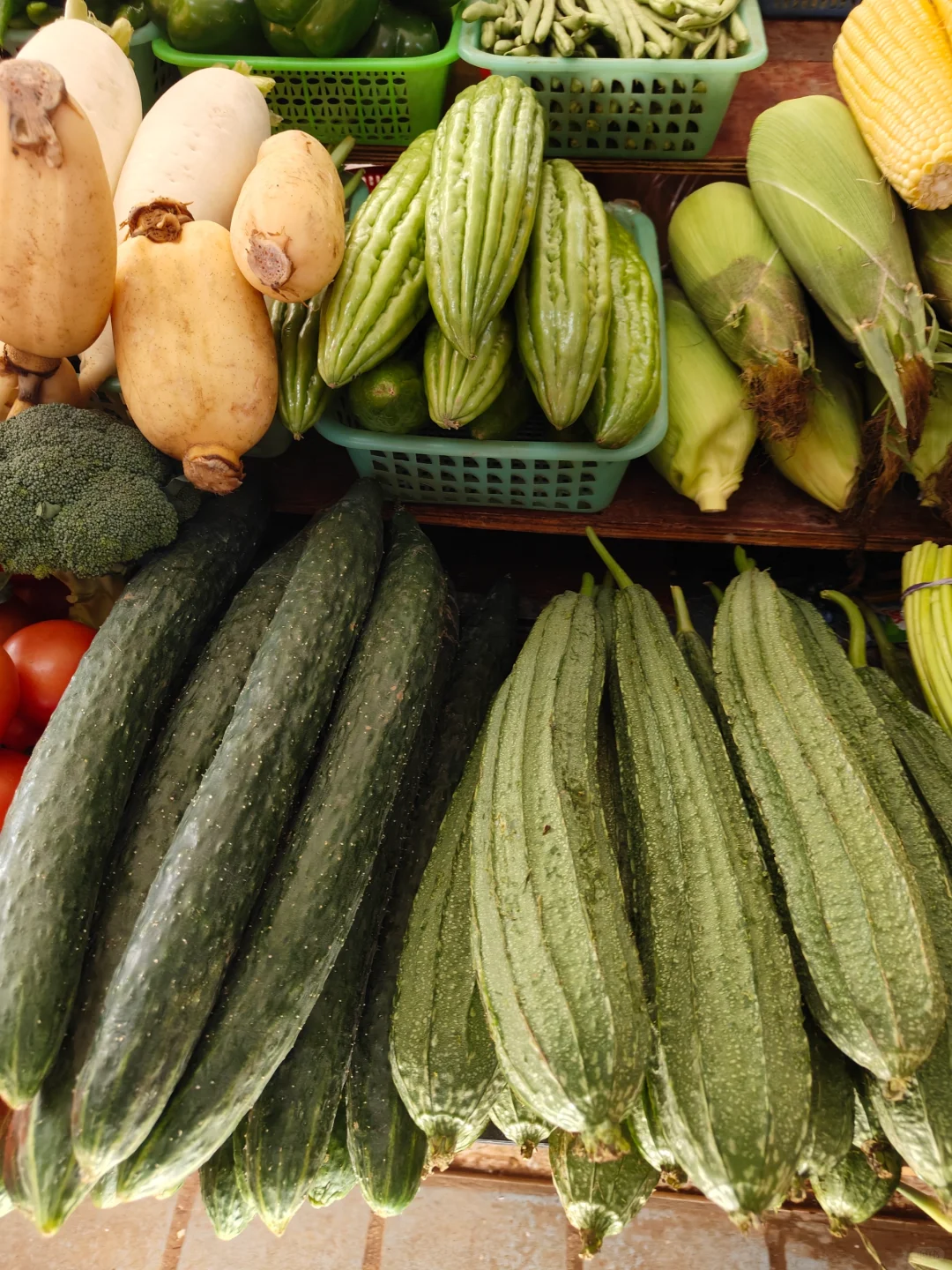 百色龙景菜市场越看越治愈的菜，忍不住拍拍