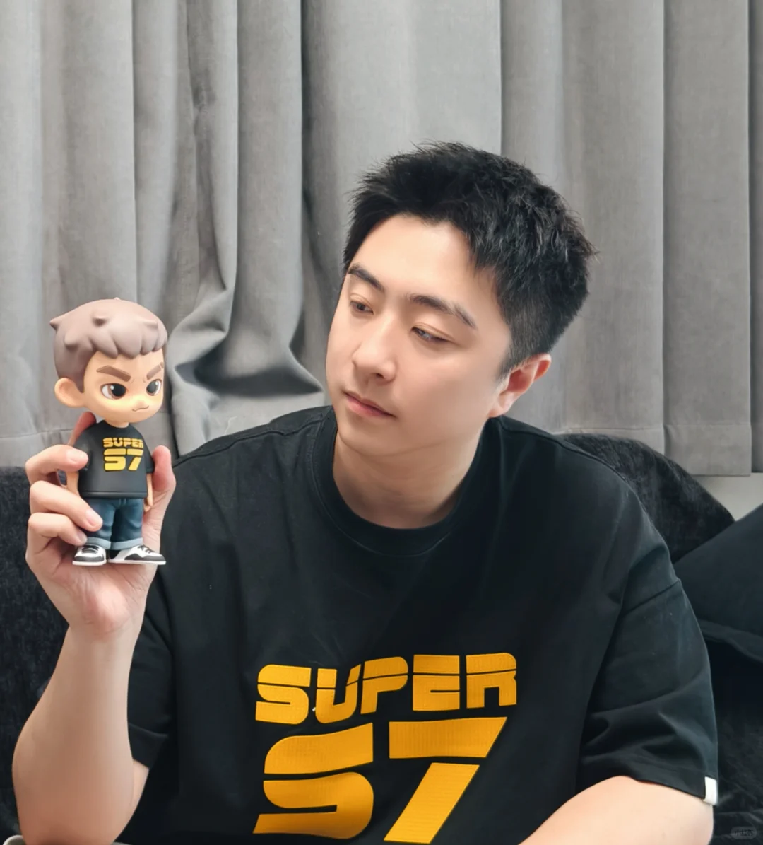 ?用zbrush把朋友做成潮玩手办第二期