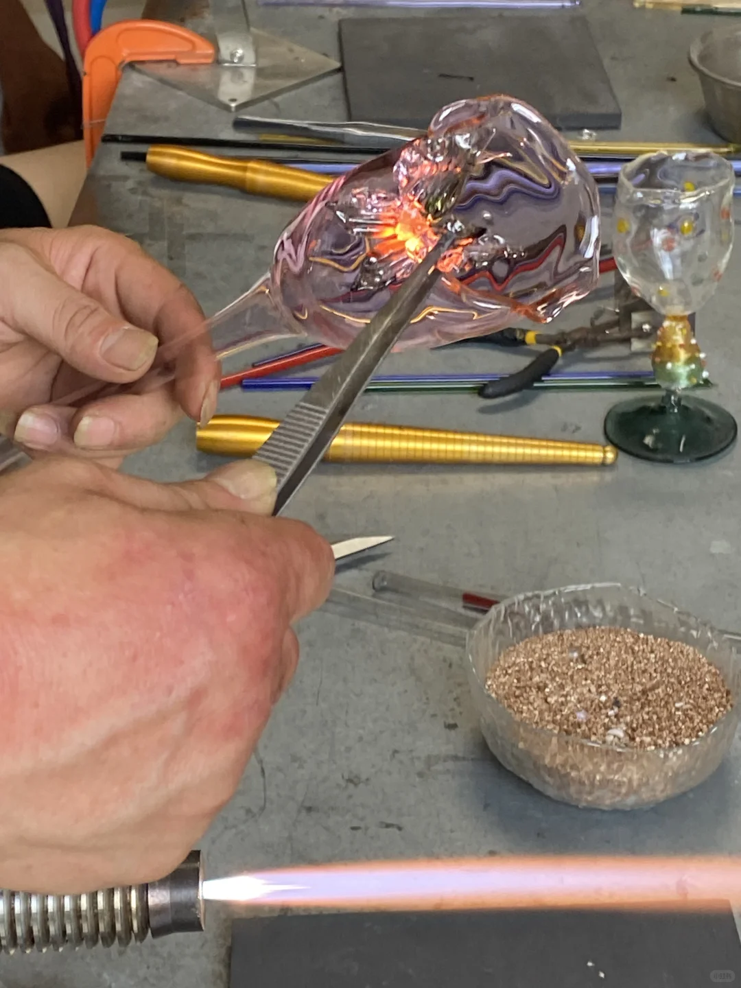 在景德镇，烧玻璃