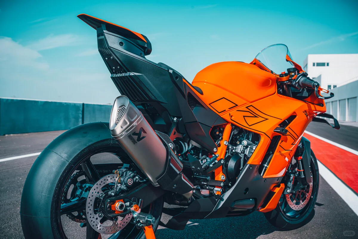 ✴️KTM 终于官宣全新 2026 KTM 990 RC R