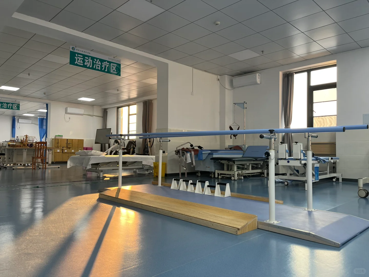 早晨八点半的康复大厅 好像一切都充满希望