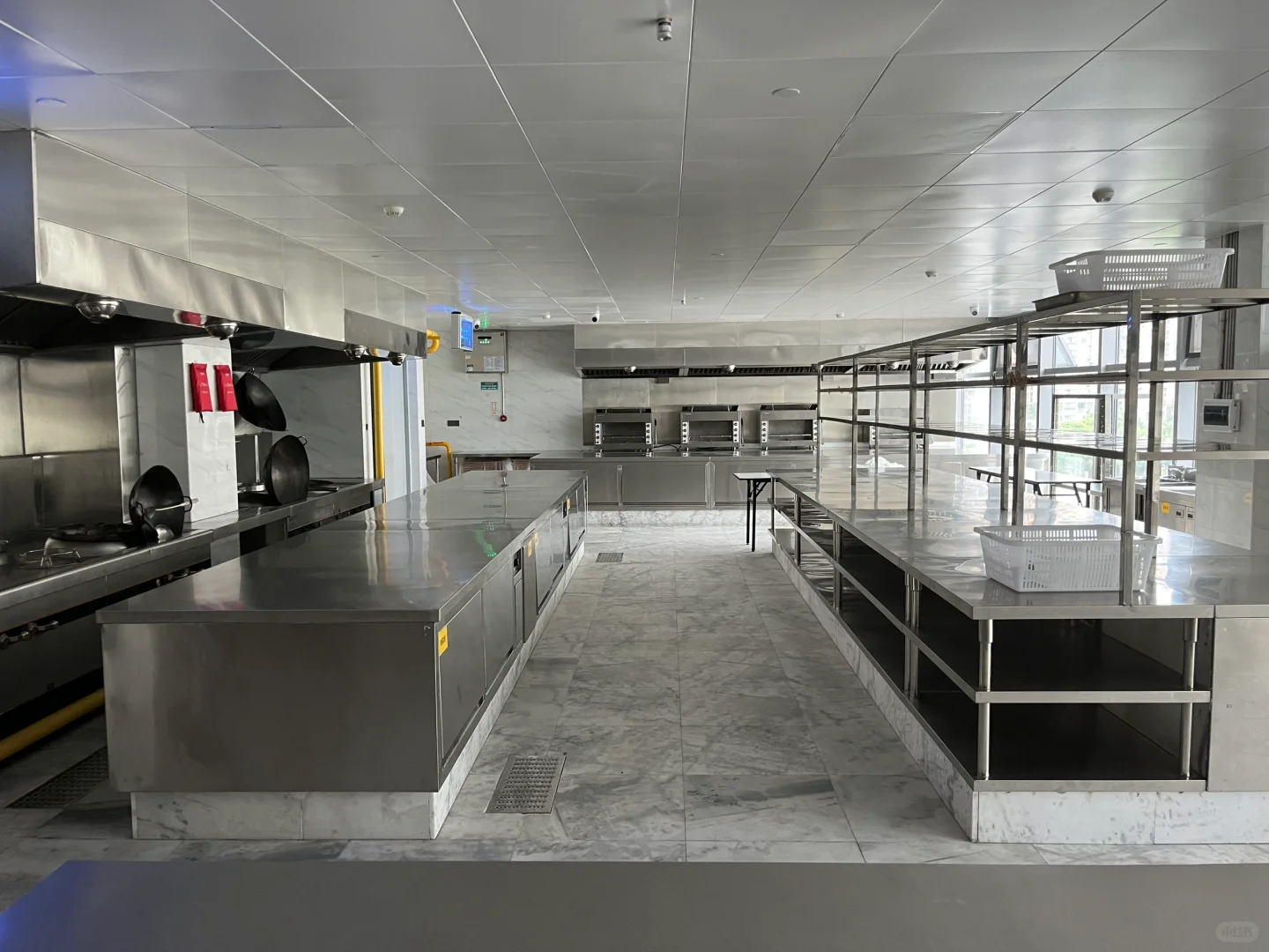 营业两年了的宴会厨房还是这么的干净整洁